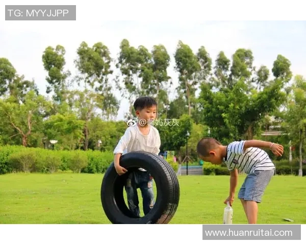 足球明星们的亲子时光：陪伴孩子成长的快乐瞬间与温馨回忆